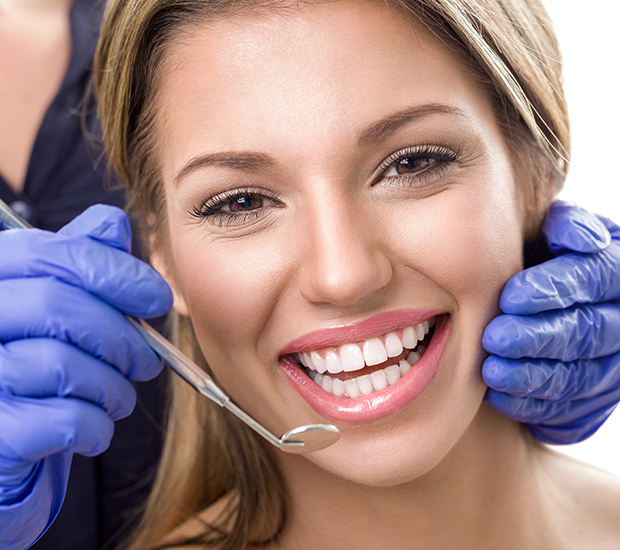 Aurora Teeth Whitening at Dentist